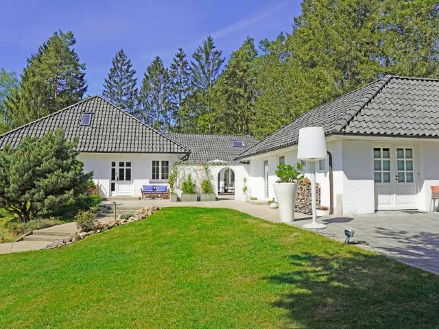 Landhaus Ensemble in schönster Lage