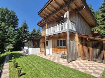 Landhaus im Wald nahe am Skigebiet