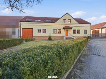 Landhaus mit ca. 5408 m² Grund im Weinviertel Wohnkomfort & Landwirtschaft vereint