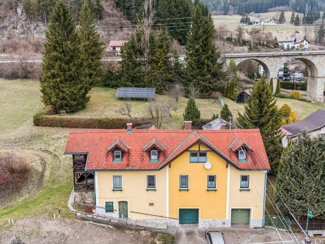 Landhaus mit drei getrennt begehbaren Wohneinheiten beim Skigebiet Semmering