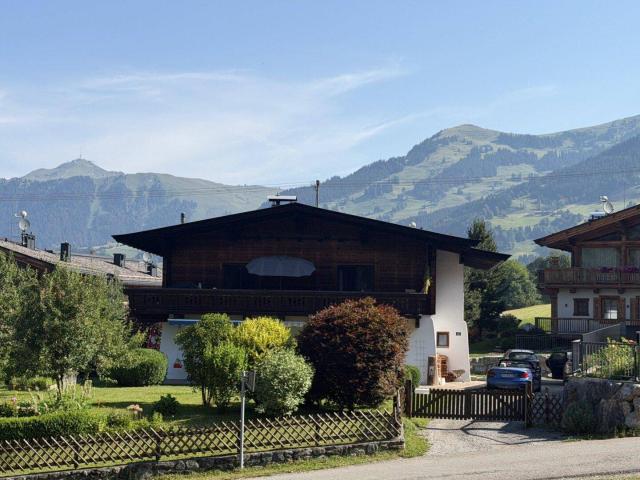Rarität! Landhaus mit unverbaubarem Bergpanorama in exklusiver Lage von Aurach / Kitzbühel