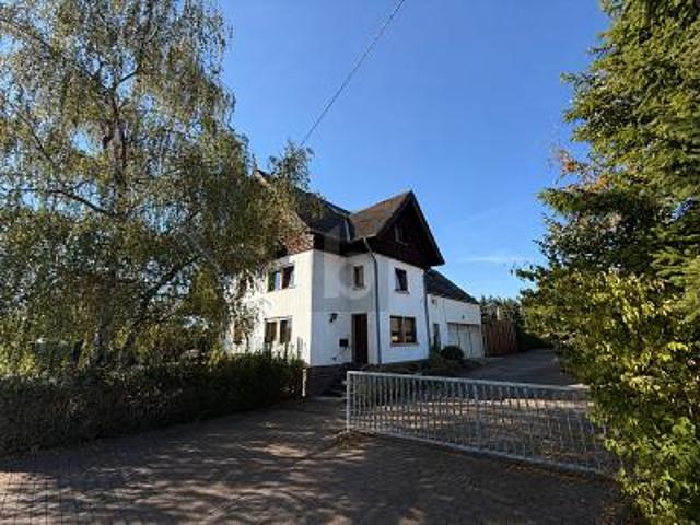 LANDHAUSFLAIR MIT WEITBLICK & POTENZIAL