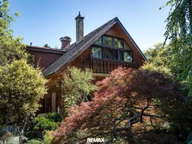 Landhausidylle mit parkähnlichem Garten und Pool