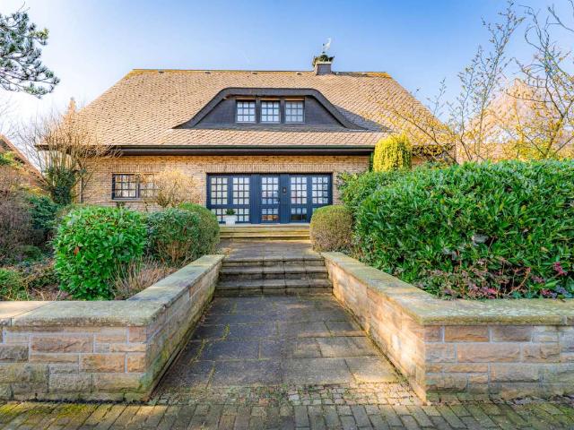 Landhausvilla mitten im Grünen mit Sauna & Einliegerwohnung