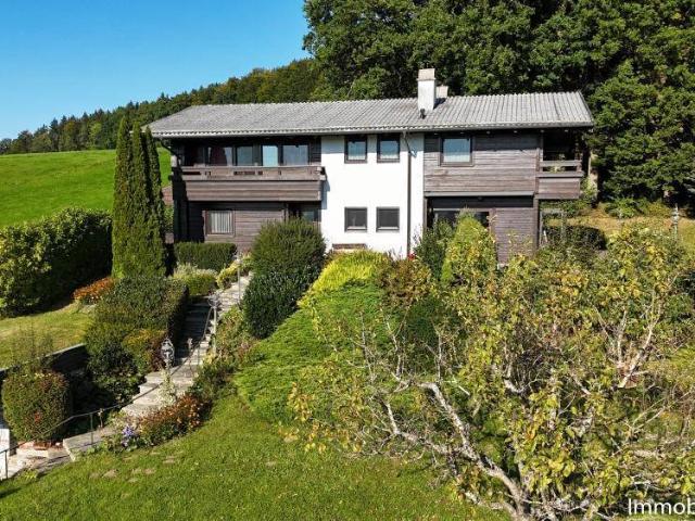 Gediegene Landhausvilla in bezaubernder Naturlage von Mattsee