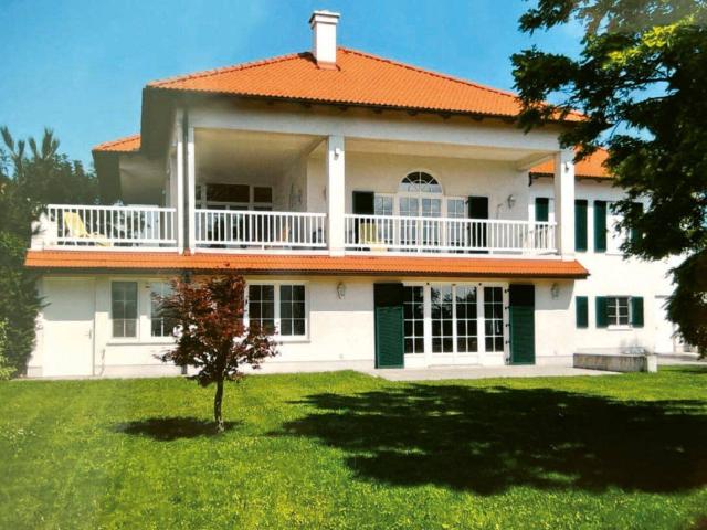 Landhausvilla in guter LUFT, ruhiger, sonnigen Lage, in perfekter Hausqualität!