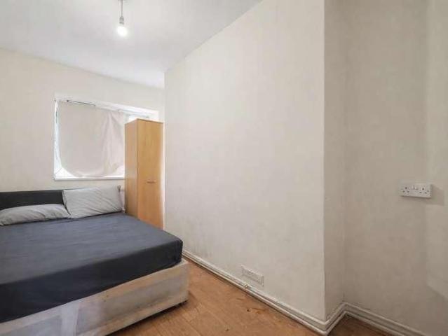 Landin House, Thomas Road, E14