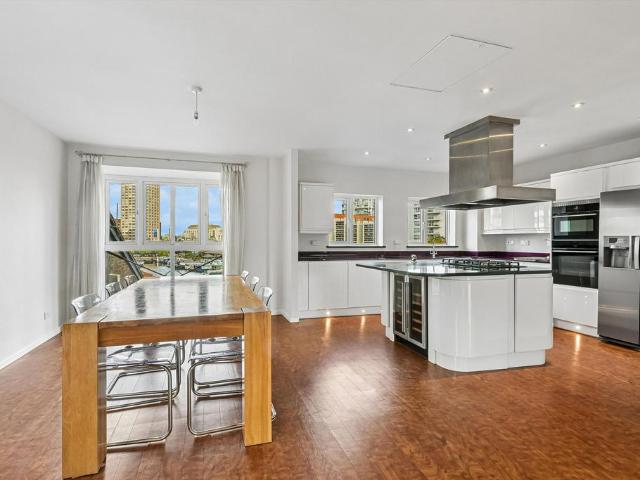 Landons Close, Isle Of Dogs, London. 3 bed flat to rent £4,199 pcm £969 pw