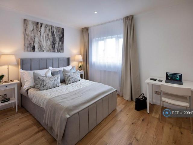 Landons Close, London, E14 5 bed terraced house to rent £5,500 pcm £1,269 pw