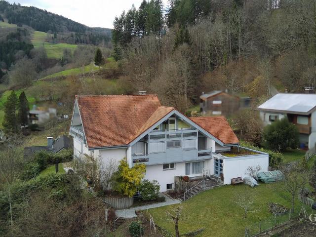 Landleben der Extraklasse: Architektenhaus mit bester Aussicht Ein Paradies für Kinder!