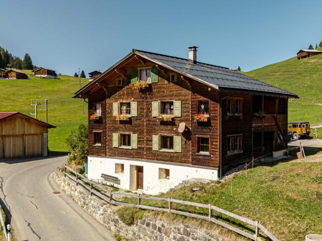 Ländlich und naturnah mitten in den Bündner Bergen