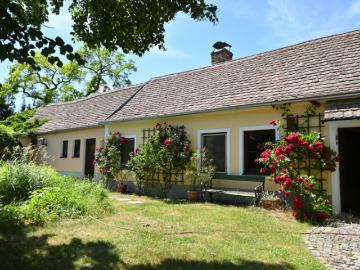Ländlich wohnen, großzügig leben: Haus mit Garten, Werkstatt & Weinkeller in Kleinriedenthal