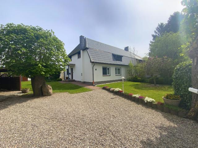 Ländliche Idylle fußläufig zur Ostsee – gepflegtes Haus mit großem Grundstück!