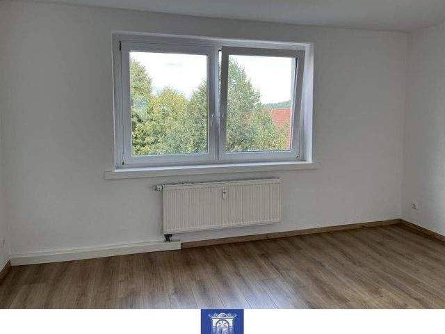 Ländliche Idylle! Schicke Wohnung mit großem Balkon und Tageslichtbad!