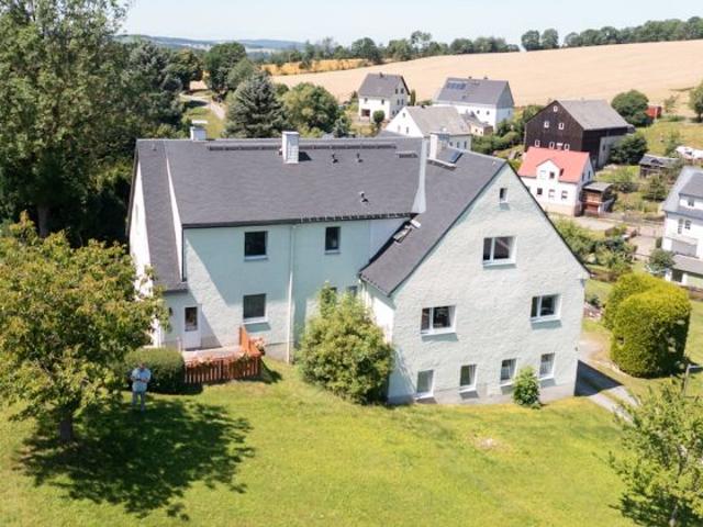 Ländliches Mehrfamilienhaus mit Eigennutzung, Mieteinnahmen, Scheune und großem Grundstück