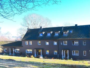 Ländliches Mehrfamilienhaus mit Einheit zur Selbstnutzung