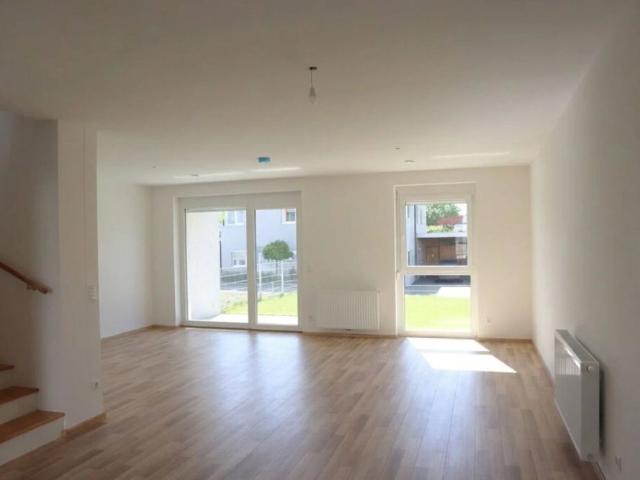 Ländliches Wohnen Doppelhaus mit Eigengarten zum Mieten in St. Leonhard/Forst Provisionsfrei
