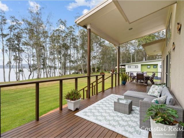 Landmark waterfront reserve home