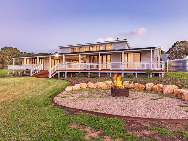 Landmark acreage estate of scale, craft & luxury