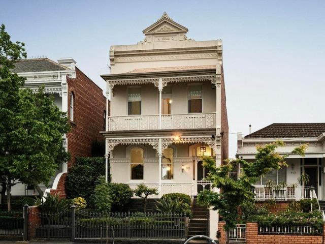 Landmark c1888 Victorian balcony terrace in a prestigious northside position