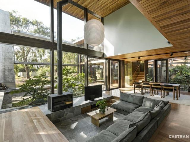 Landmark Dual Title Coastal Sanctuary of Scale and Design Pedigree | Walkway House