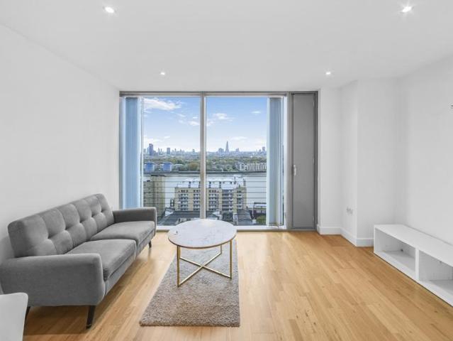 Landmark East Tower, Marsh Wall, E14 1 bed apartment to rent £2,427 pcm £560 pw