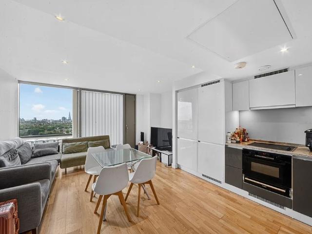 Landmark East Tower, Marsh Wall E14, 1 bed flat to rent, £2,513 pcm | PrimeLocation