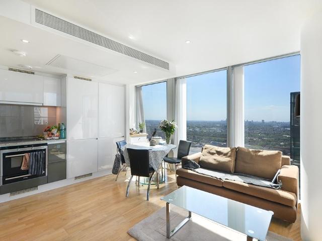Landmark East Tower, Marsh Wall, E14 2 bed flat to rent £3,142 pcm £725 pw