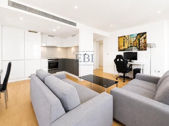 Landmark East, 24 Marsh Wall, London. 2 bed apartment to rent £3,100 pcm £715 pw
