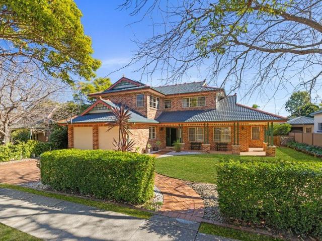 LANDMARK FAMILY HOME ON 1,012SQM IN BLUE RIBBON LOCALE