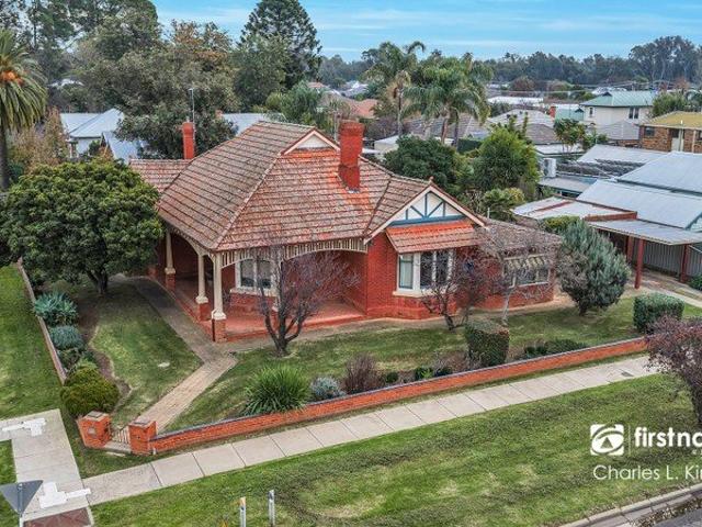 Landmark home full of potential in the Heart of Echuca