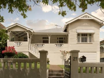 Landmark New Farm Holding with Dual Frontage