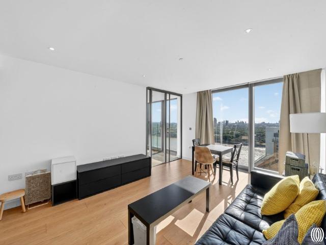 Landmark Pinnacle, Marsh Wall E14, 1 bed flat to rent, £2,947 pcm | PrimeLocation