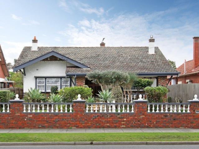 Landmark Potential on the Edge of Ormond Hill