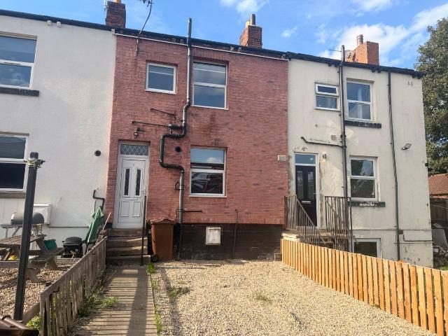 Lands Buildings, Ossett WF5, 2 bed terraced house to rent, £795 pcm | PrimeLocation