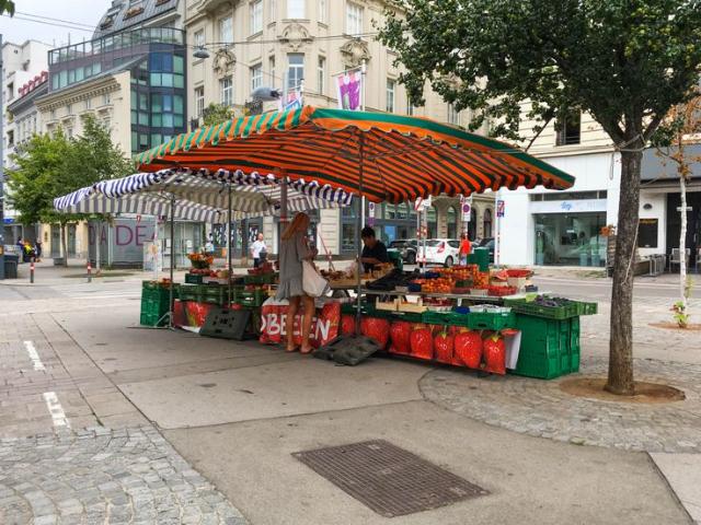 Landstraße 1BR with pool, yoga & gym, near shops, Vienna Amsterdam Apartments for Rent