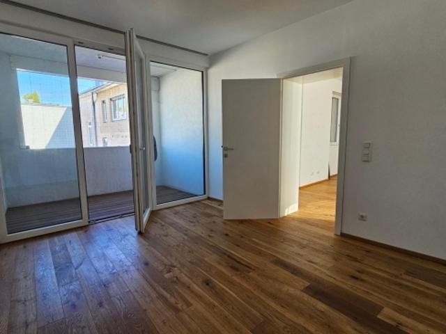 Landstraße sehr zentral hofseitige Loggia