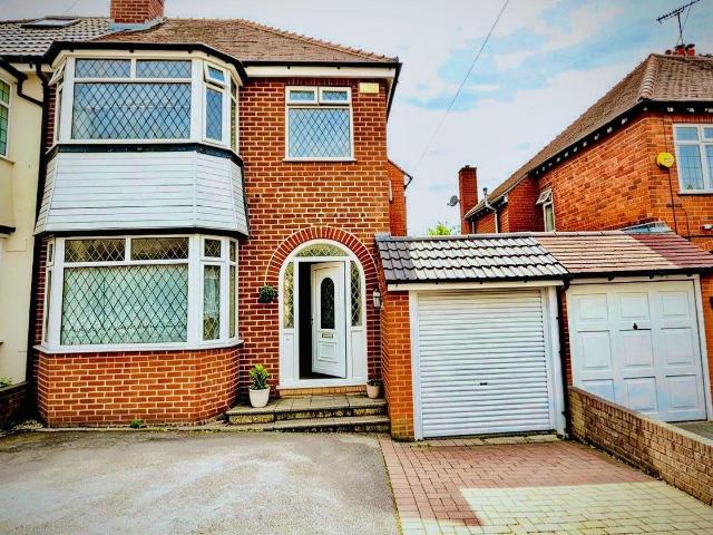 Landswood Road, Oldbury B68, 3 bed property to rent, £1,300 pcm | PrimeLocation