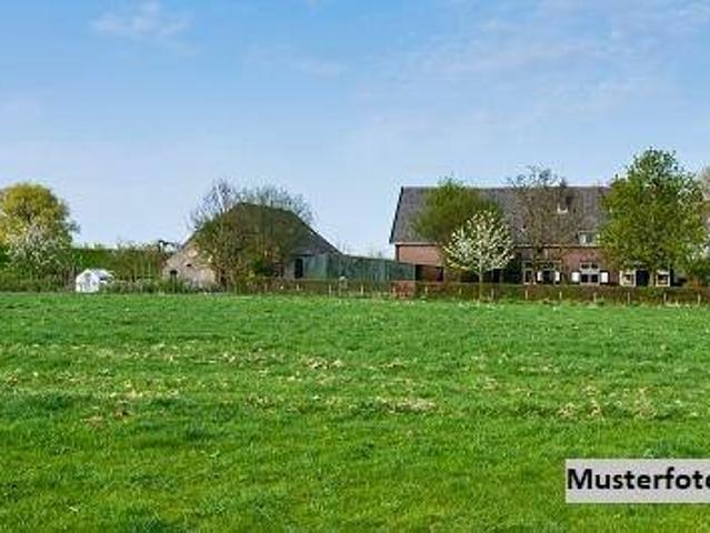 Landwirtschaftl. Anwesen mit diversen Gebäuden