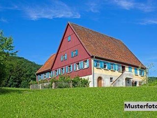 Landwirtschaftliches Anwesen mit 202 m² Wohnfläche & umfangreichem Gebäudebestand