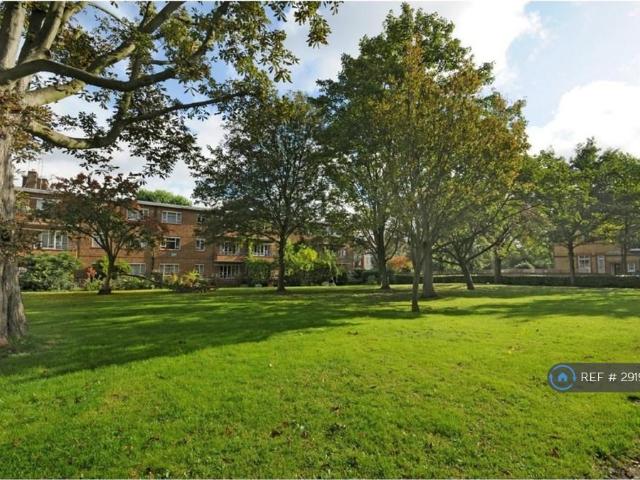 Lane Court, London, SW11 2 bed flat to rent £2,100 pcm £485 pw