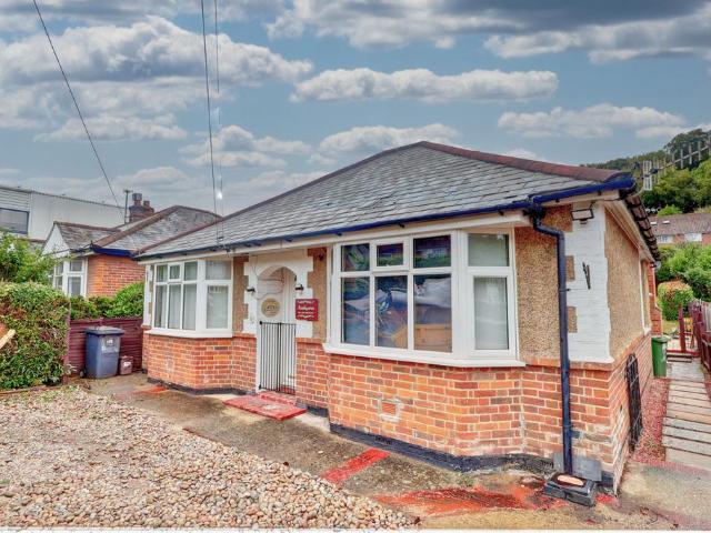 Lane End Road, Buckinghamshire HP12 4 bed bungalow to rent £2,000 pcm £462 pw