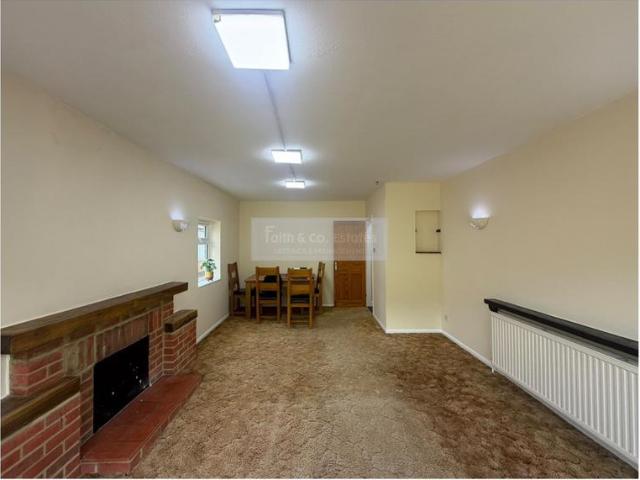 Lane End Road, High Wycombe HP12 4 bed detached bungalow to rent £1,999 pcm £461 pw