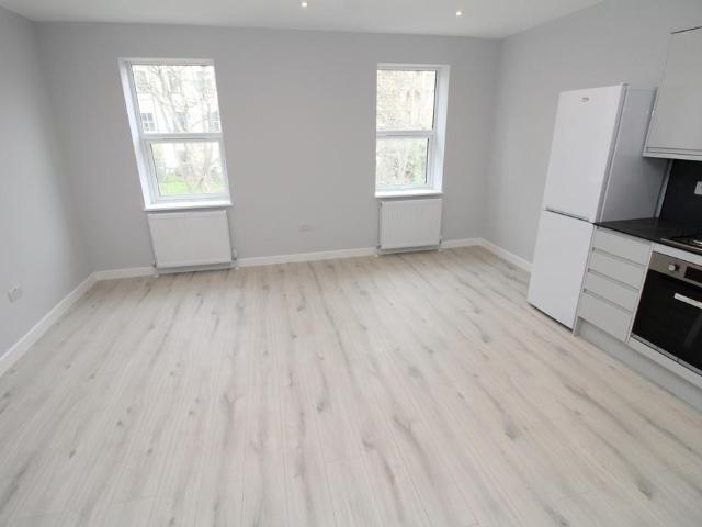 Lanercost Road, Tulse Hill SW2 2 bed apartment to rent £2,500 pcm £577 pw