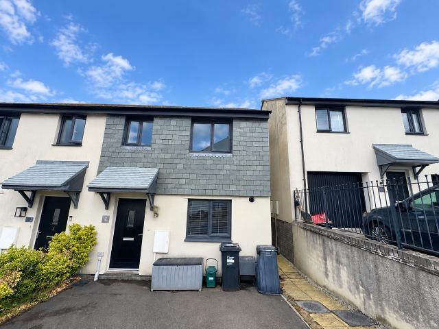 Lang Drive, Wadebridge PL27, 3 bed property to rent, £1,300 pcm | PrimeLocation