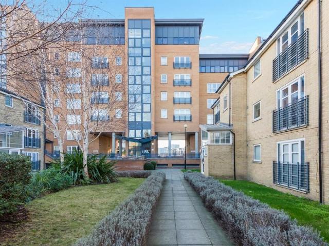 Langbourne Place, London E14, 2 bed flat to rent, £2,102 pcm | PrimeLocation