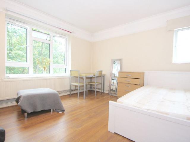 Langdon Court, City Road EC1V, 3 bed flat to rent, £3,499 pcm | PrimeLocation