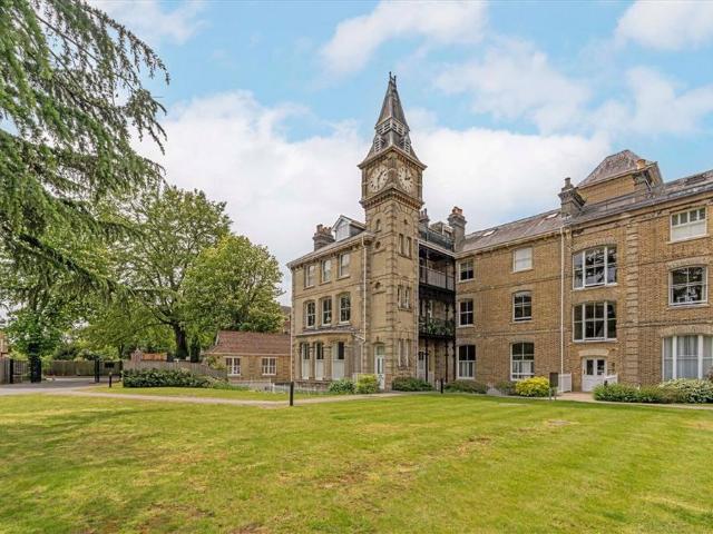 Langdon Park, Teddington TW11 1 bed flat to rent £1,900 pcm £438 pw