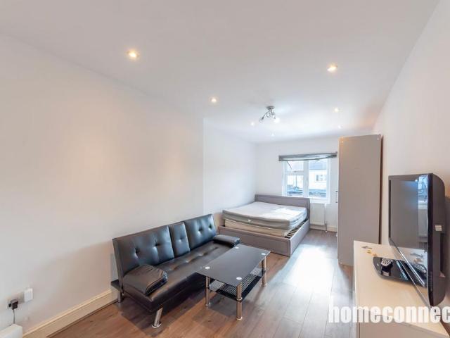 Langdon Road, London E6 2 bed terraced house to rent £1,950 pcm £450 pw