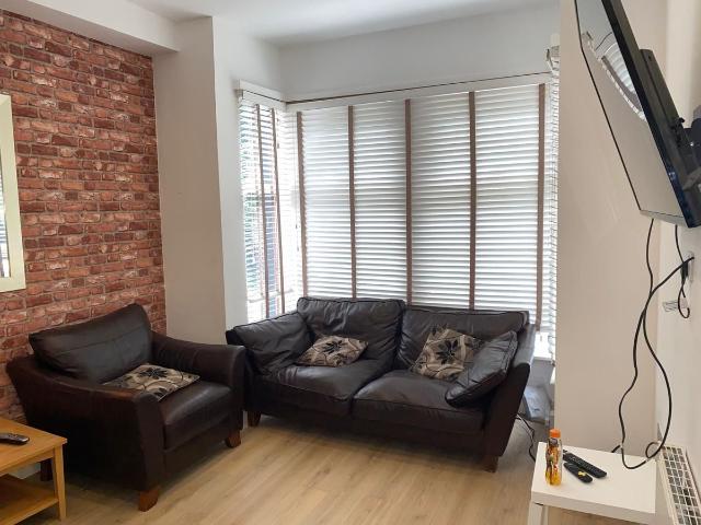Langdale Terrace, Leeds LS6, 6 bed terraced house to rent, £442 pppm | PrimeLocation